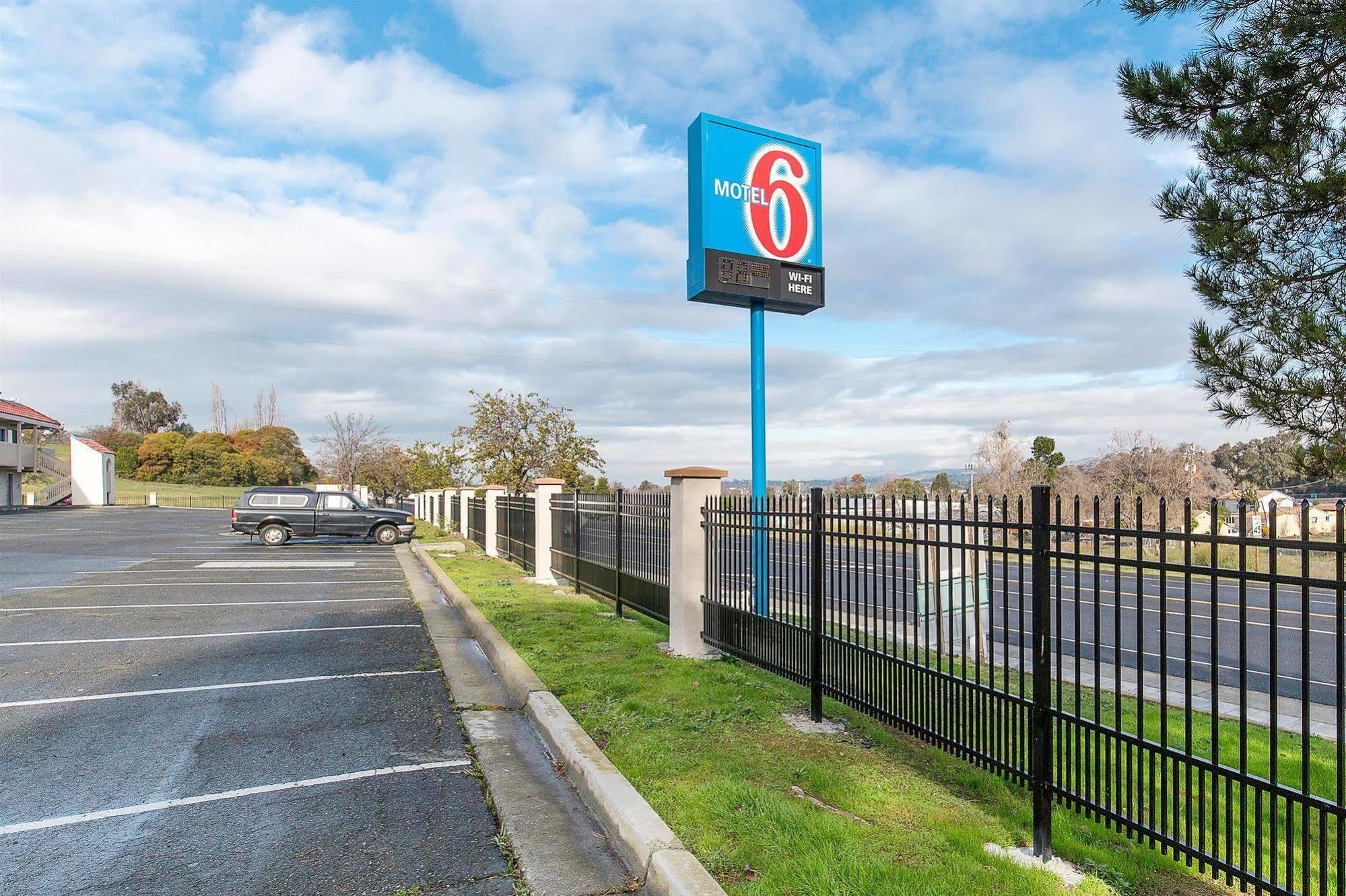 Motel 6 Vallejo - Maritime North Exterior photo