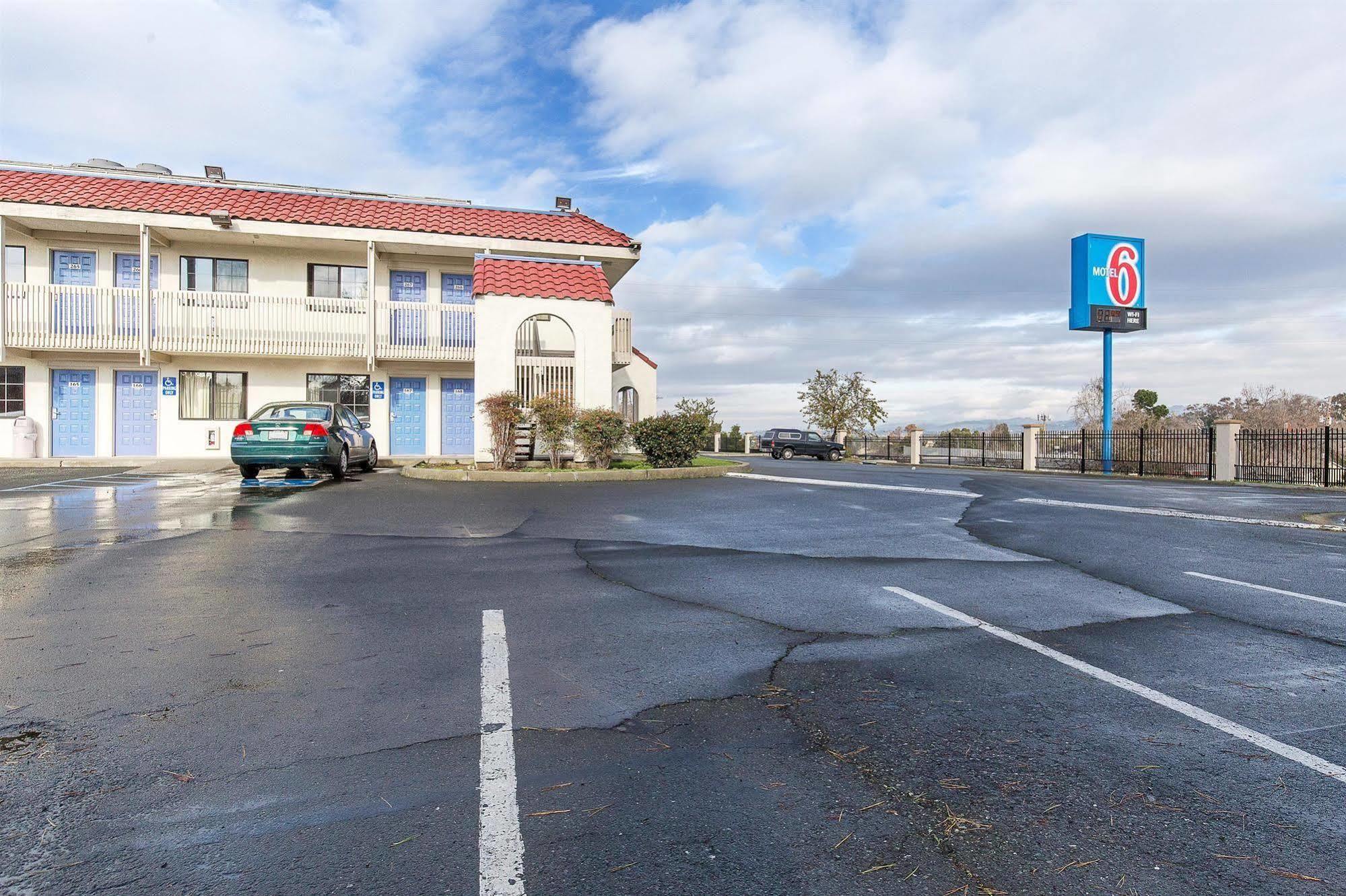 Motel 6 Vallejo - Maritime North Exterior photo