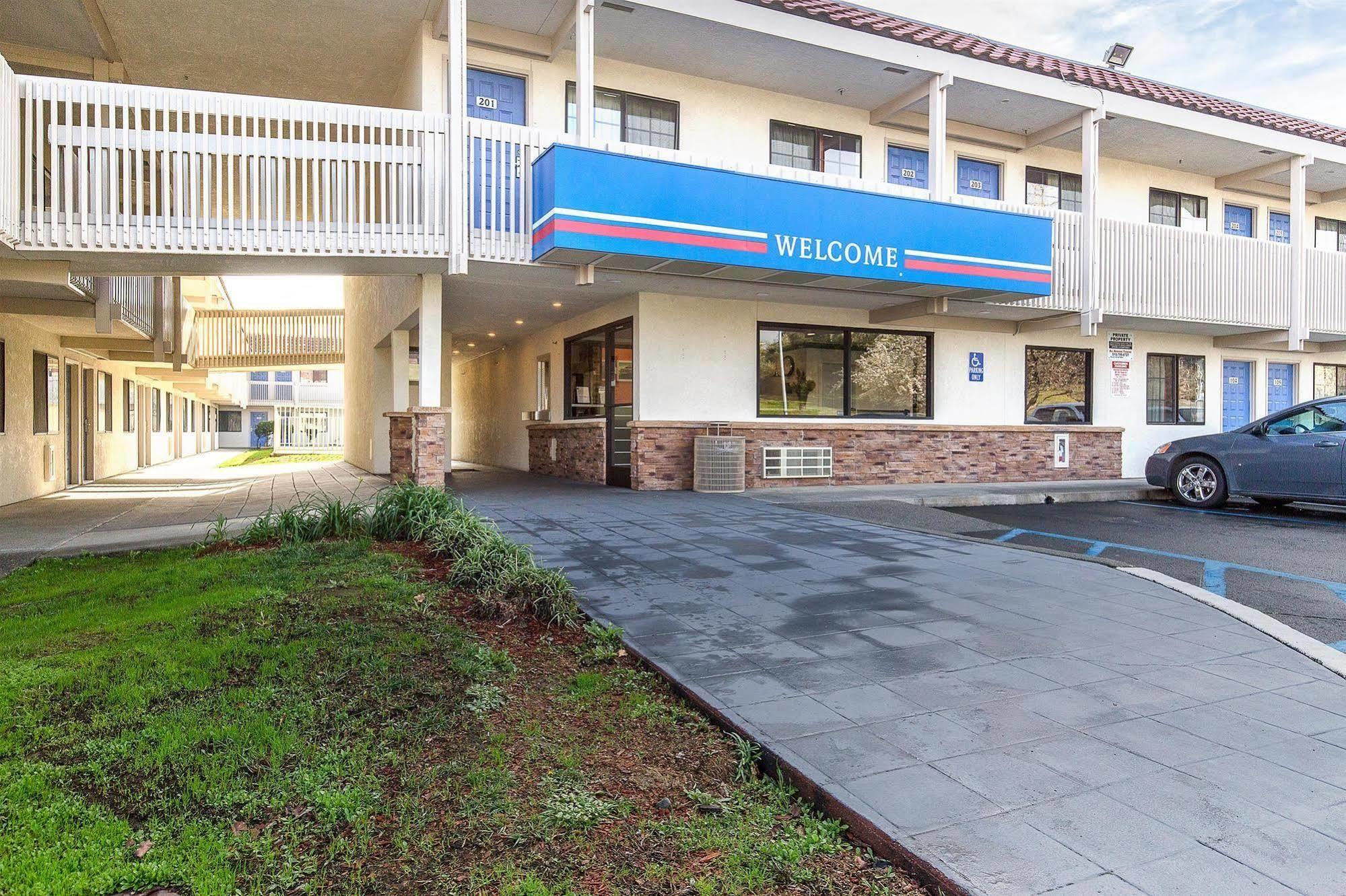 Motel 6 Vallejo - Maritime North Exterior photo